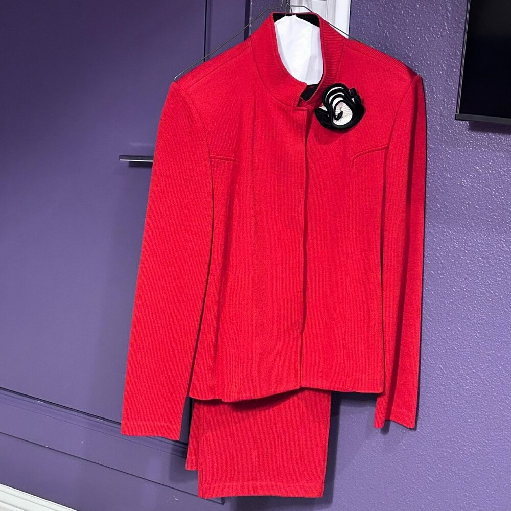 St. John Red Santana Knit Set w/ Signature Flower Brooch - Jacket 10 + Pants 8